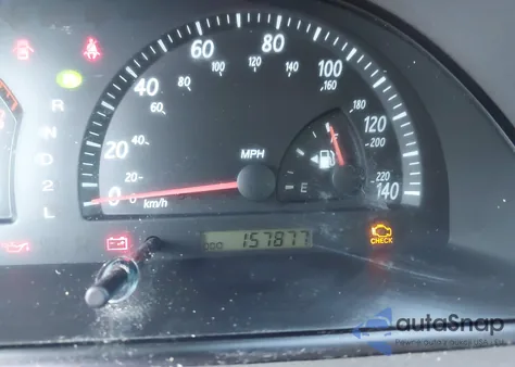 2003 Toyota Camry Le z USA, uszkodzony, nr VIN 4T1BE32K83U777917